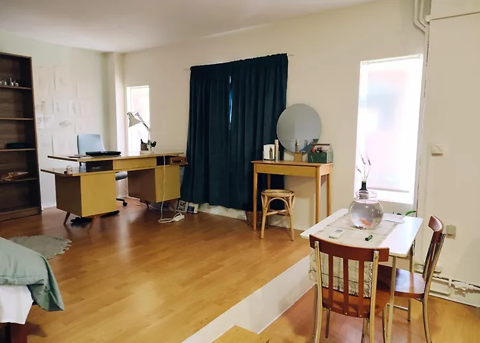 Lovely Small * 干尼亞